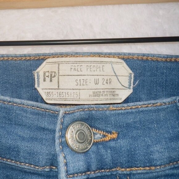 Free People Women's Size 24 Medium Wash Midi Rise Distressed Skinny Jeans - Picture 3 of 8
